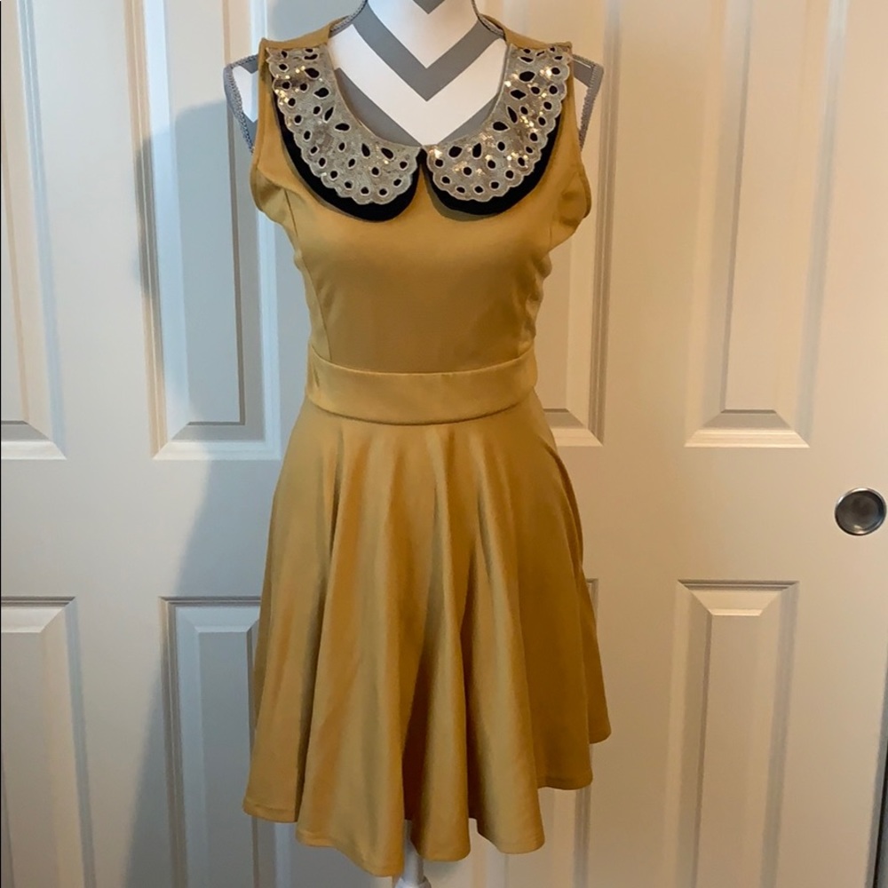 ModCloth Yellow Star Peter Pan Sequin Collar L - Picture 1 of 8
